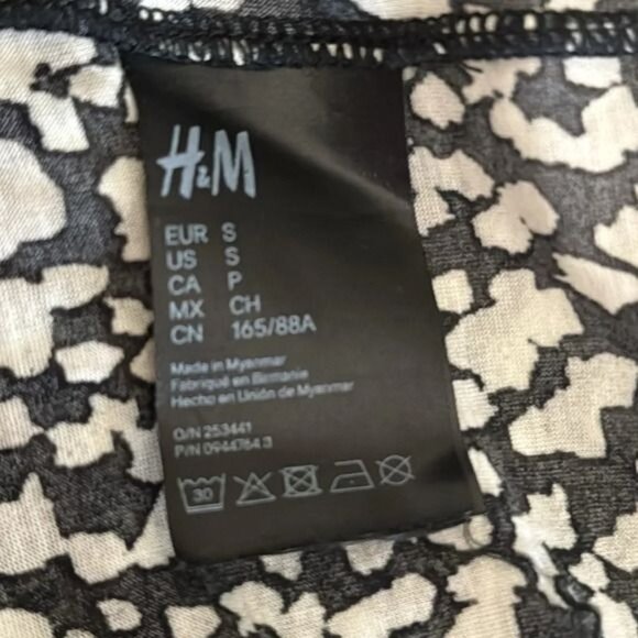 H&M Womens Black & White Patterned Blouse S - Picture 3 of 5